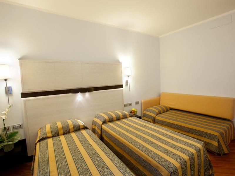 MEMPHIS 4*