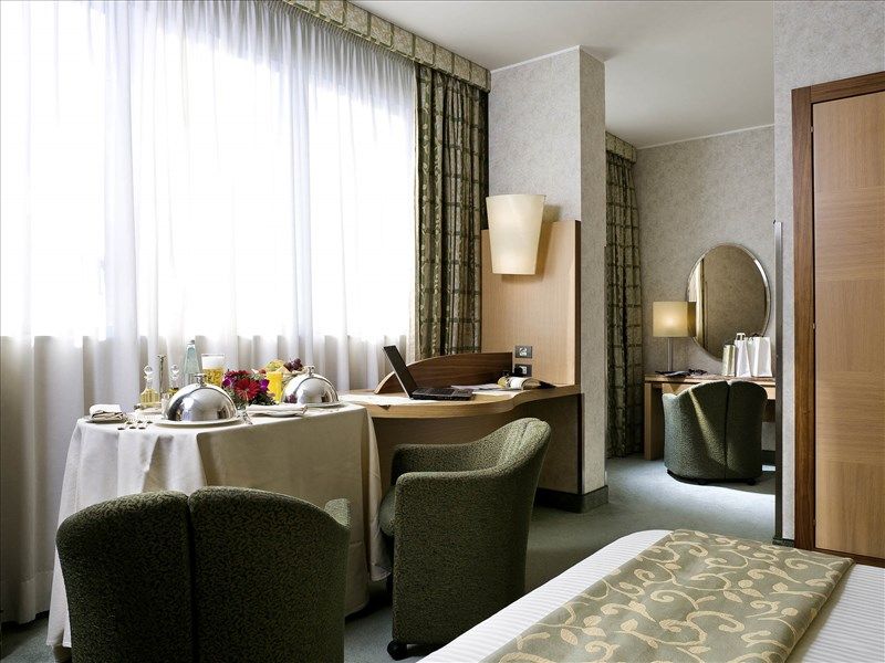 MERCURE ROMA WEST 4*