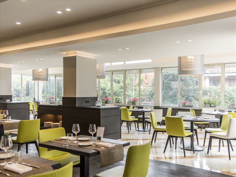 MERCURE ROMA WEST 4*