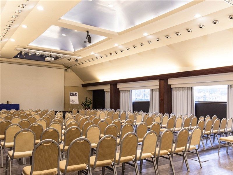MERCURE ROMA WEST 4*