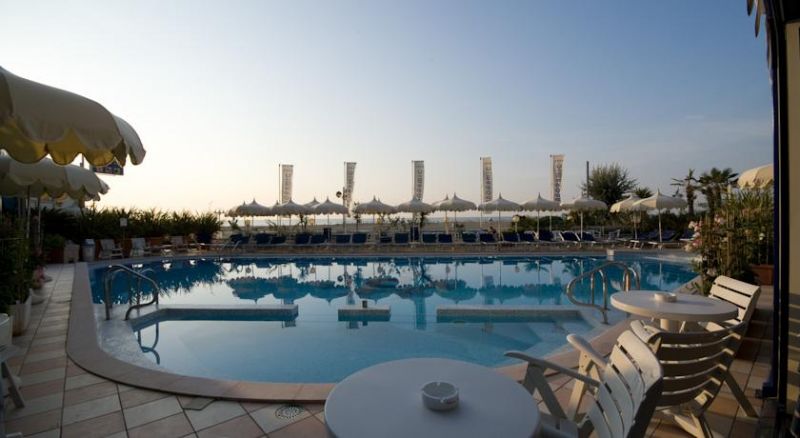 PANORAMIC 4*