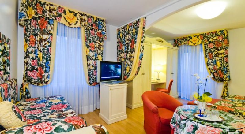 PANORAMIC 4*