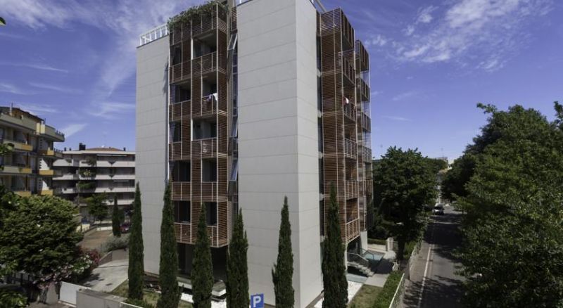 RESIDENCE DELFINA APT 4*