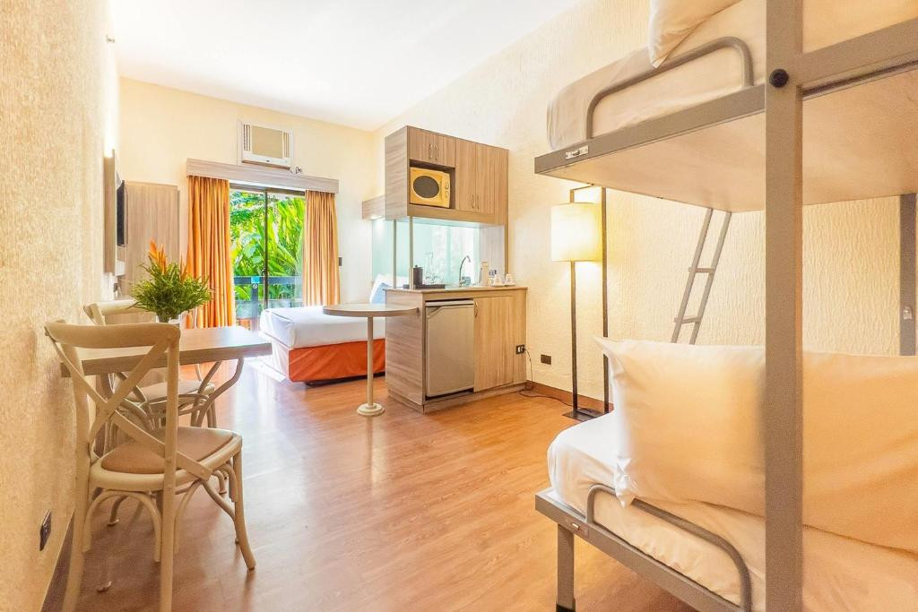 MICROTEL BORACAY 4*