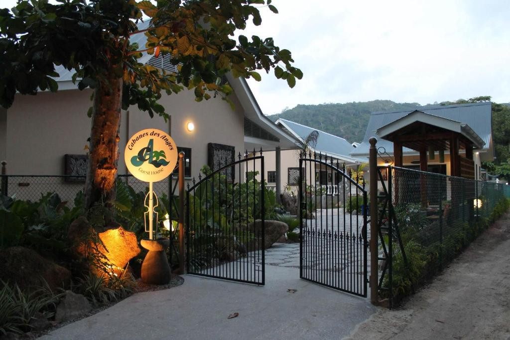 CABANES DES ANGES APT 3*