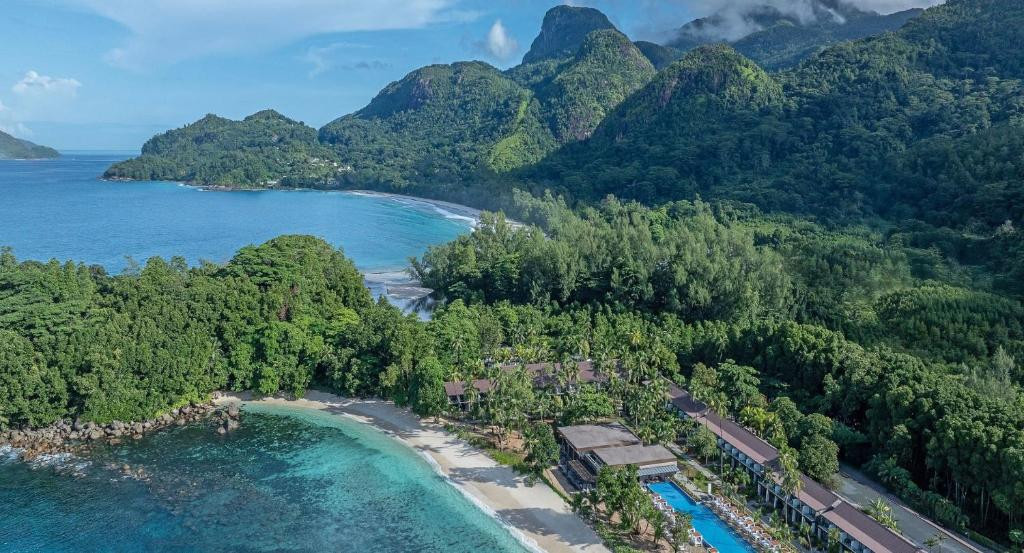 AVANI+ BARBARONS SEYCHELLES (EX. LE MERIDIEN BARBARONS) 4*