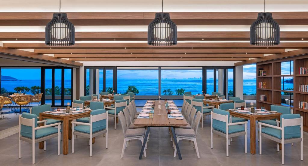 AVANI+ BARBARONS SEYCHELLES (EX. LE MERIDIEN BARBARONS) 4*