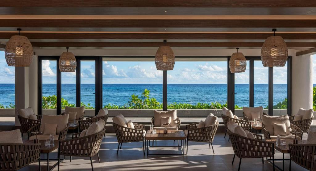 AVANI+ BARBARONS SEYCHELLES (EX. LE MERIDIEN BARBARONS) 4*