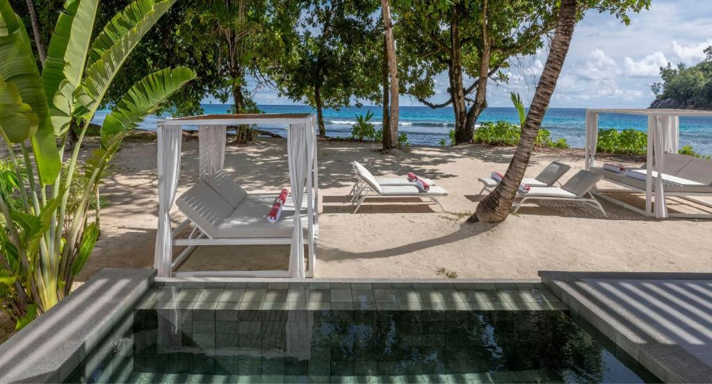 AVANI+ BARBARONS SEYCHELLES (EX. LE MERIDIEN BARBARONS) 4*