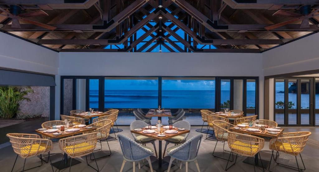 AVANI+ BARBARONS SEYCHELLES (EX. LE MERIDIEN BARBARONS) 4*