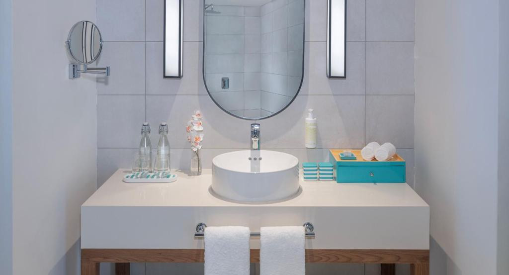 AVANI+ BARBARONS SEYCHELLES (EX. LE MERIDIEN BARBARONS) 4*