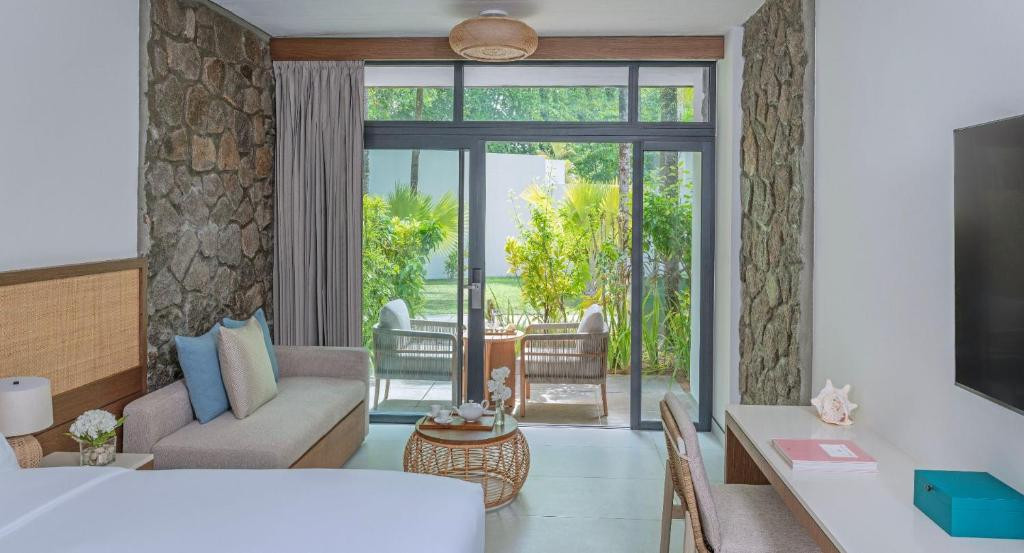 AVANI+ BARBARONS SEYCHELLES (EX. LE MERIDIEN BARBARONS) 4*