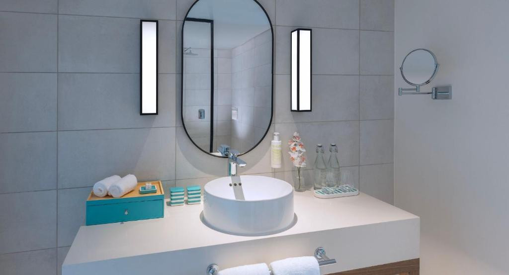 AVANI+ BARBARONS SEYCHELLES (EX. LE MERIDIEN BARBARONS) 4*