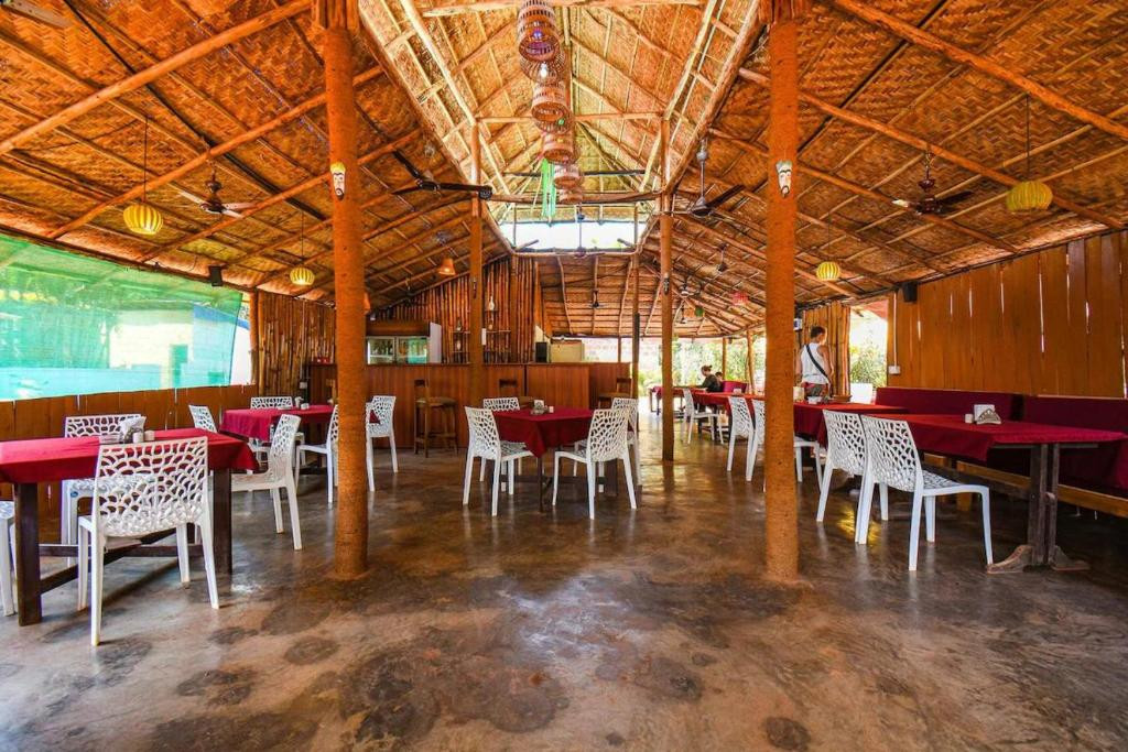 YOGI TREE BEACH RESORT & CAFE (EX. ARTISAN RESORT & CAFE) — дополнительное фото 3