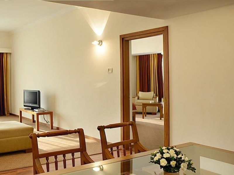 AVENUE REGENT 4*