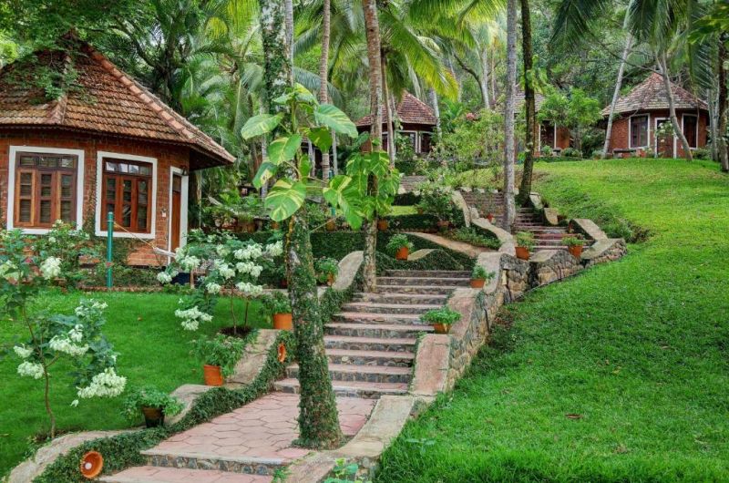 MANALTHEERAM AYURVEDA BEACH VILLAGE 3*