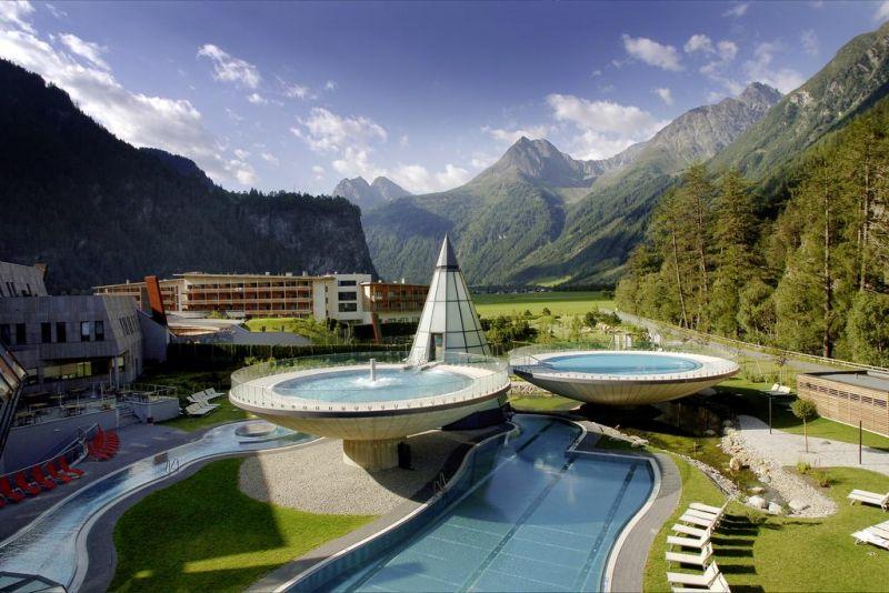 AQUA DOME 4*