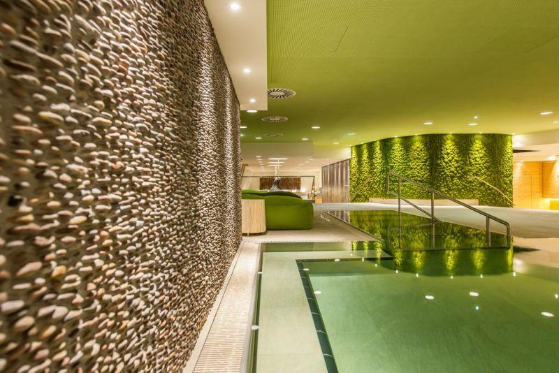 AQUA DOME 4*
