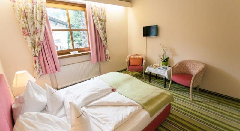 KOLMHOF 4*