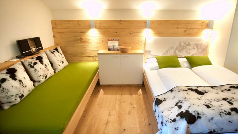 LEO APT 2*