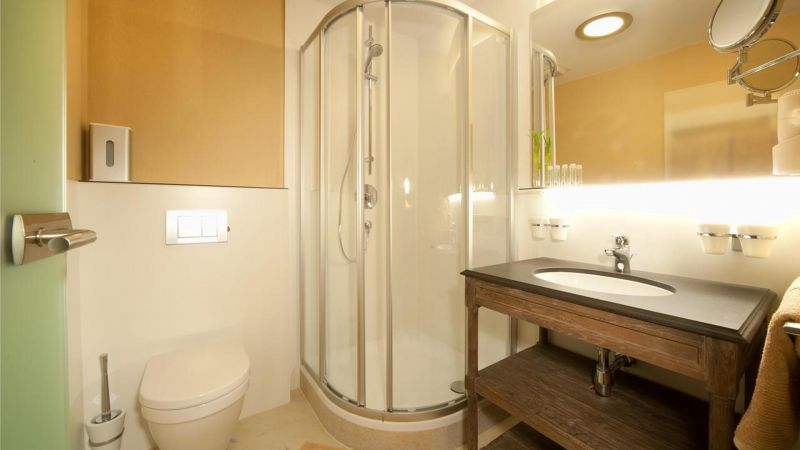 LEO APT 2*