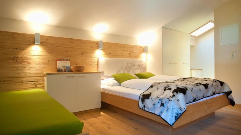 LEO APT 2*