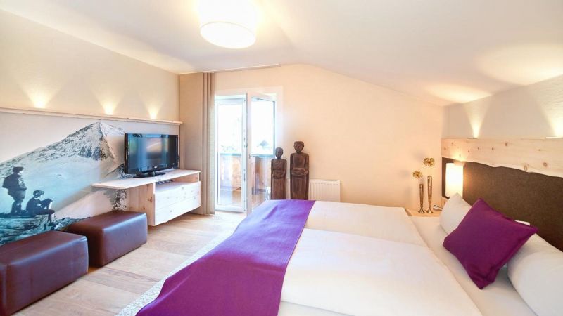 LEO APT 2*