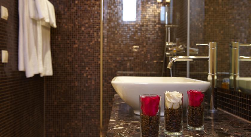 MY PLACE PREMIUM APARTMENTS RIVERSIDE 4*
