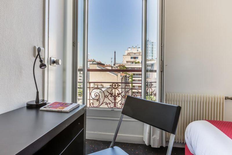 INTER-HOTEL LECOURBE 3*