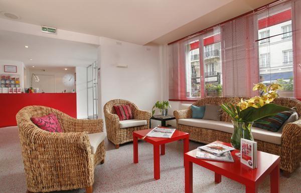 INTER-HOTEL LECOURBE 3*
