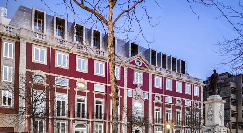 NH COLLECTION PORTO BATALHA 4*
