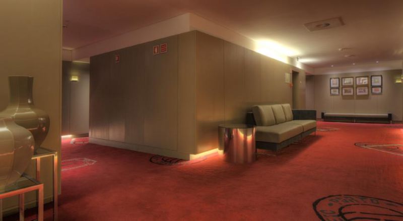 NH COLLECTION PORTO BATALHA 4*