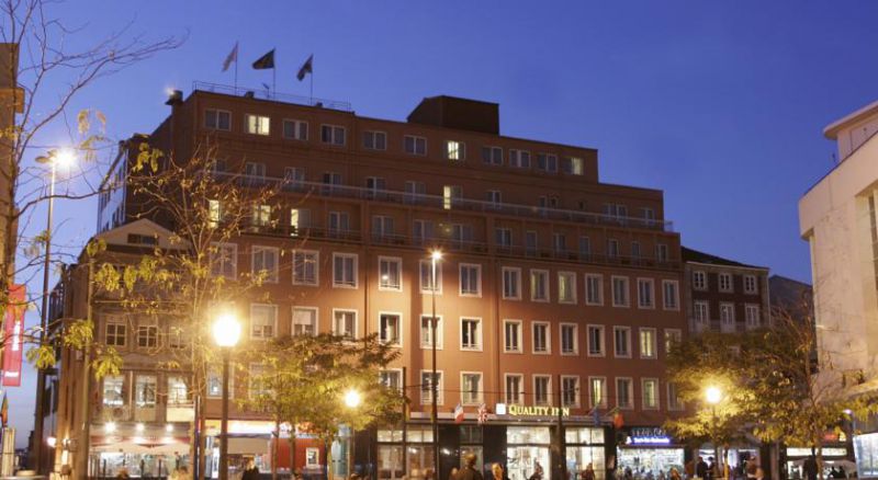 QUALITY INN PRACA DA BATALHA PORT 3*
