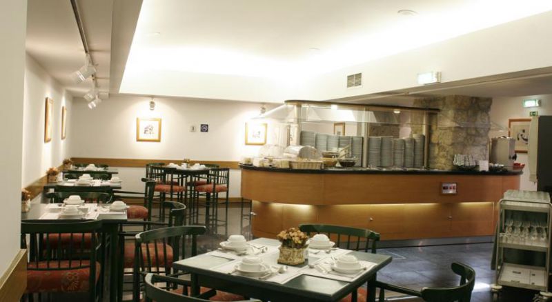 QUALITY INN PRACA DA BATALHA PORT 3*
