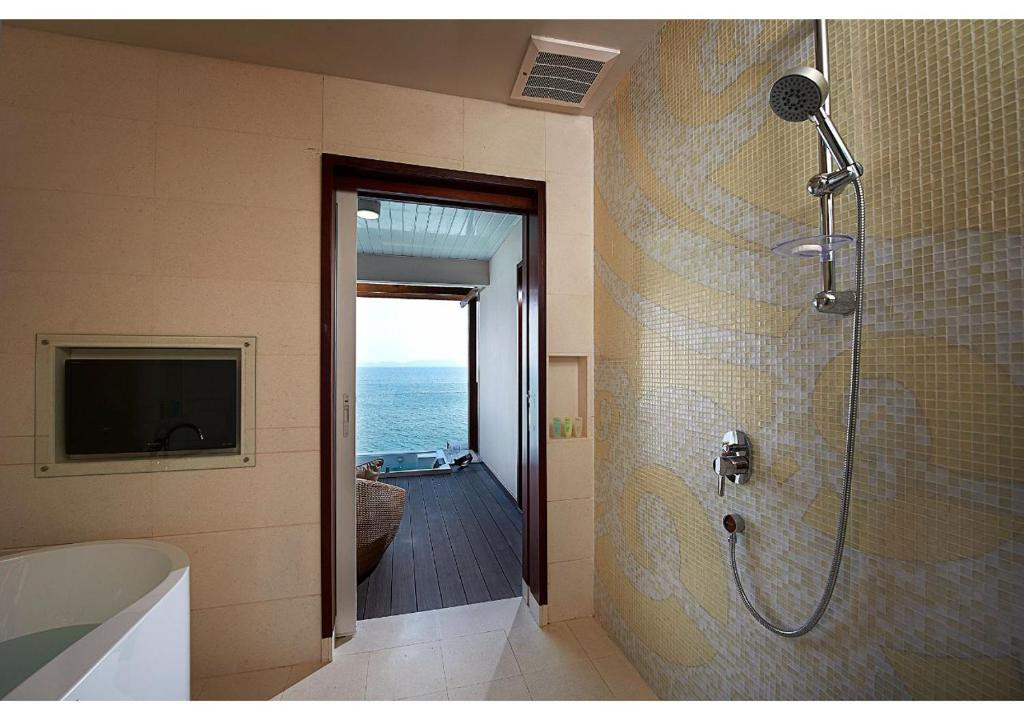BERJAYA LANGKAWI BEACH & SPA RESORT 4*