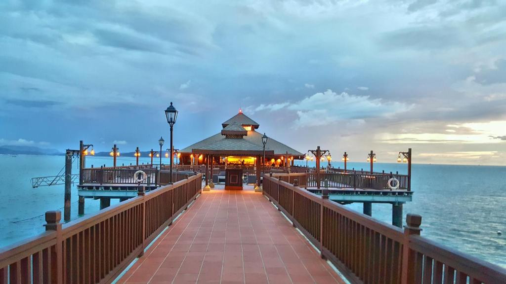 BERJAYA LANGKAWI BEACH & SPA RESORT 4*