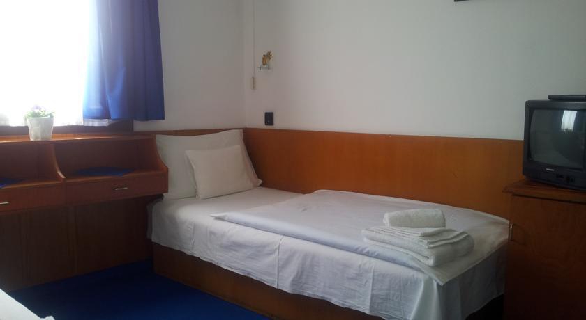 BOTEL HOTEL LISA 3*