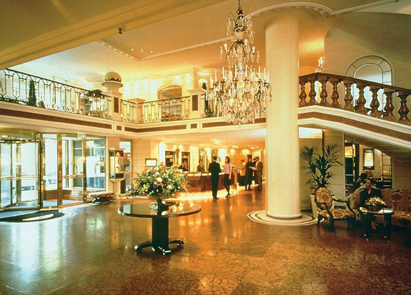 BAYERISCHER HOF 5*
