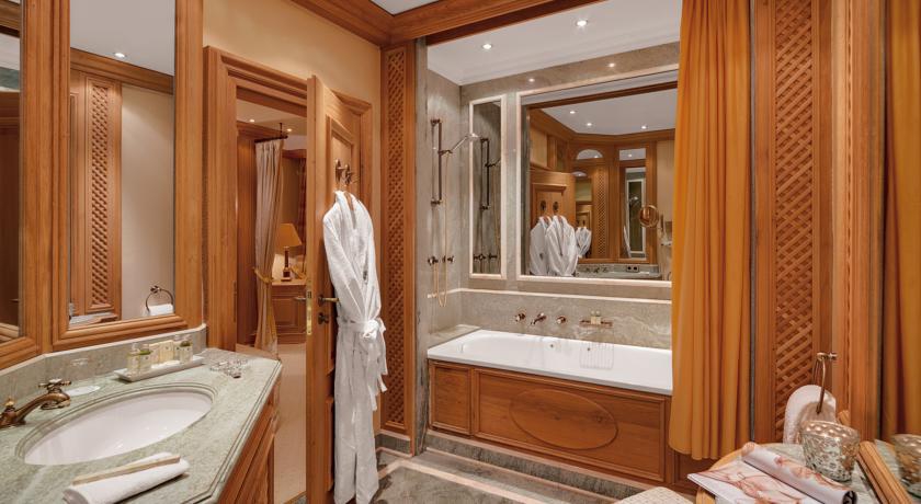 EXCELSIOR MUNICH 4*