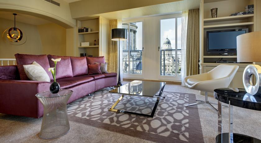 HILTON BERLIN 5*