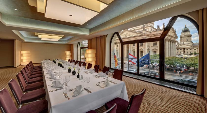 HILTON BERLIN 5*