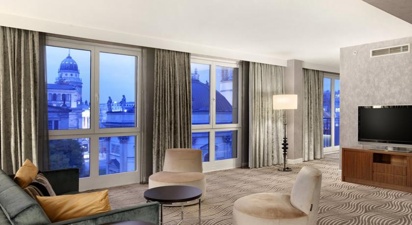 HILTON BERLIN 5*