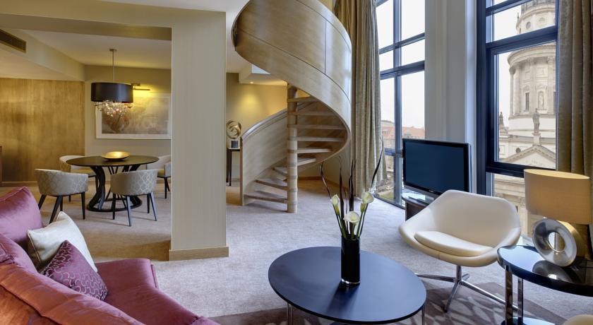 HILTON BERLIN 5*