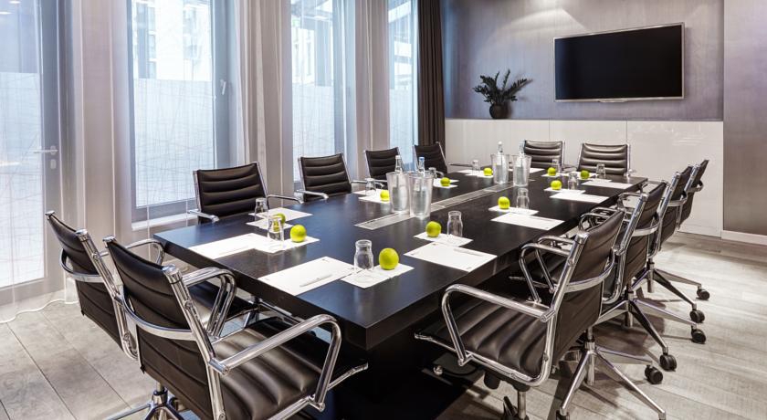 HOLIDAY INN BERLIN - CENTRE ALEXANDERPLATZ 4*