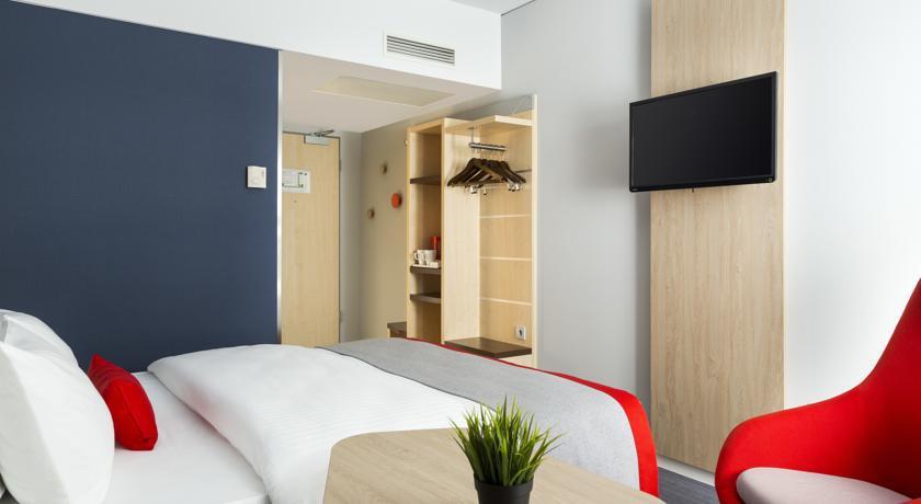 HOLIDAY INN EXPRESS BERLIN CITY CENTRE 3*