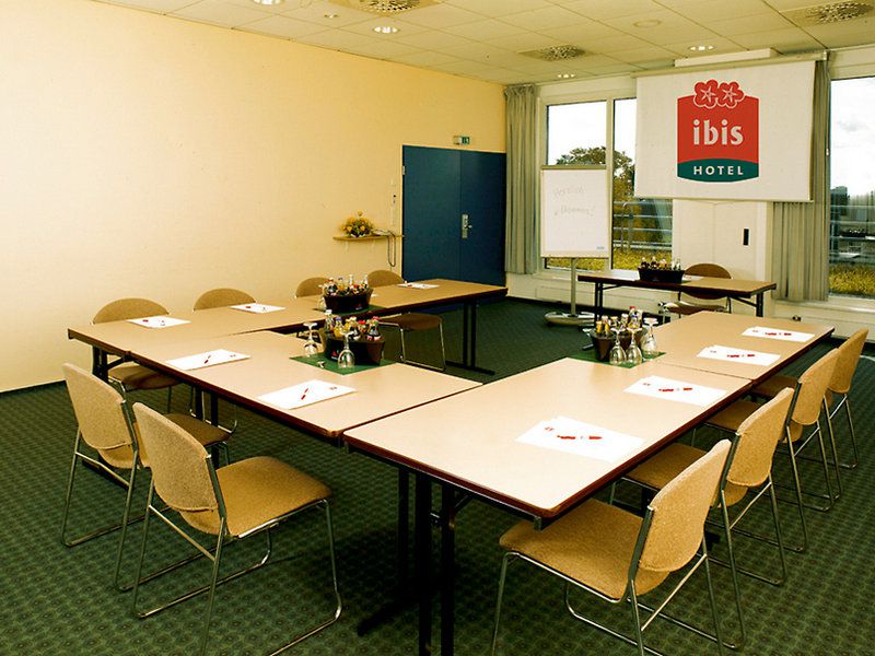 IBIS BERLIN AIRPORT TEGEL 2*