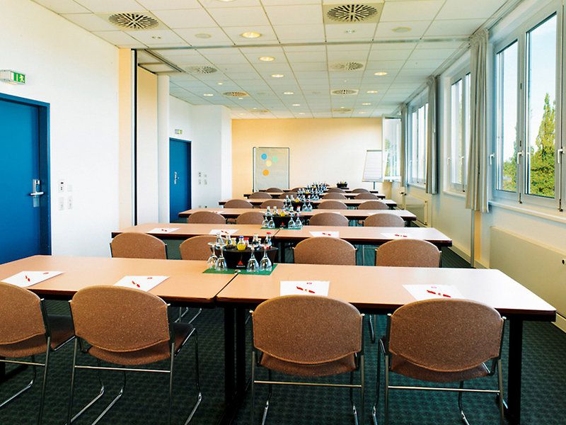 IBIS BERLIN AIRPORT TEGEL 2*