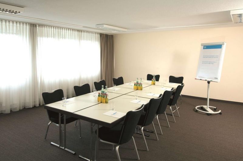 NH FRANKFURT MOERFELDEN 4*