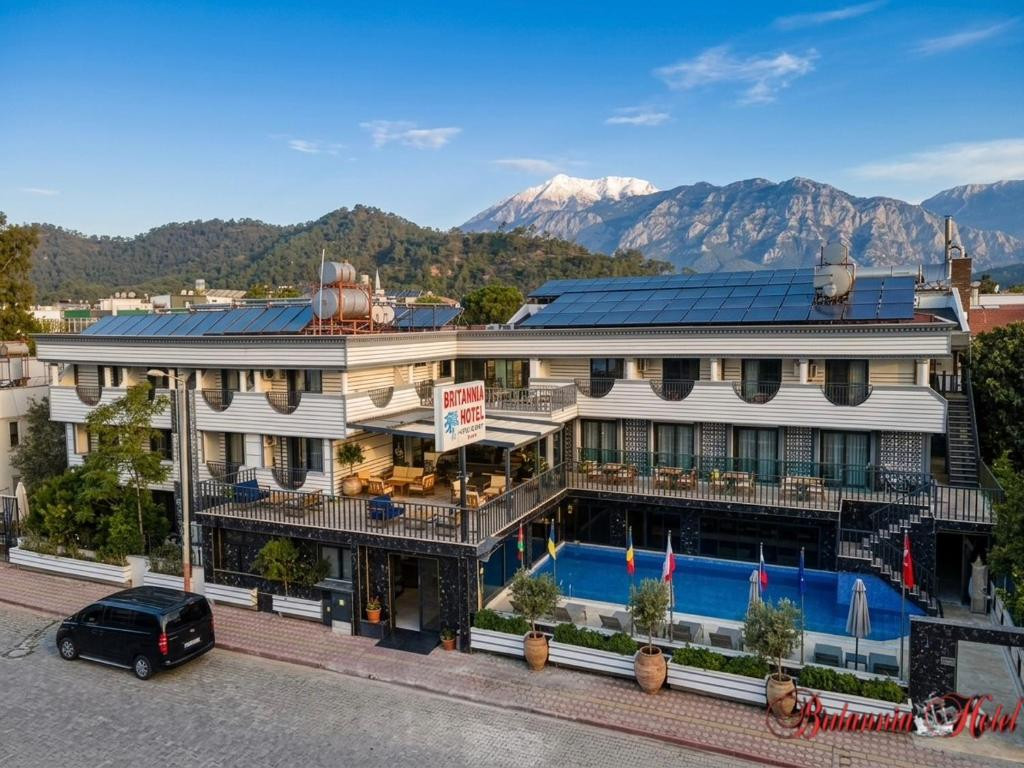 BRITANNIA HOTEL & VILLAS 3*