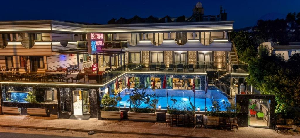 BRITANNIA HOTEL & VILLAS 3*